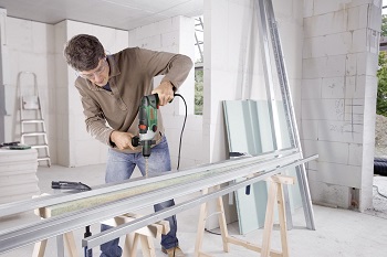 Bosch PSB 850-2 RE Schlagbohrmaschine im Einsatz